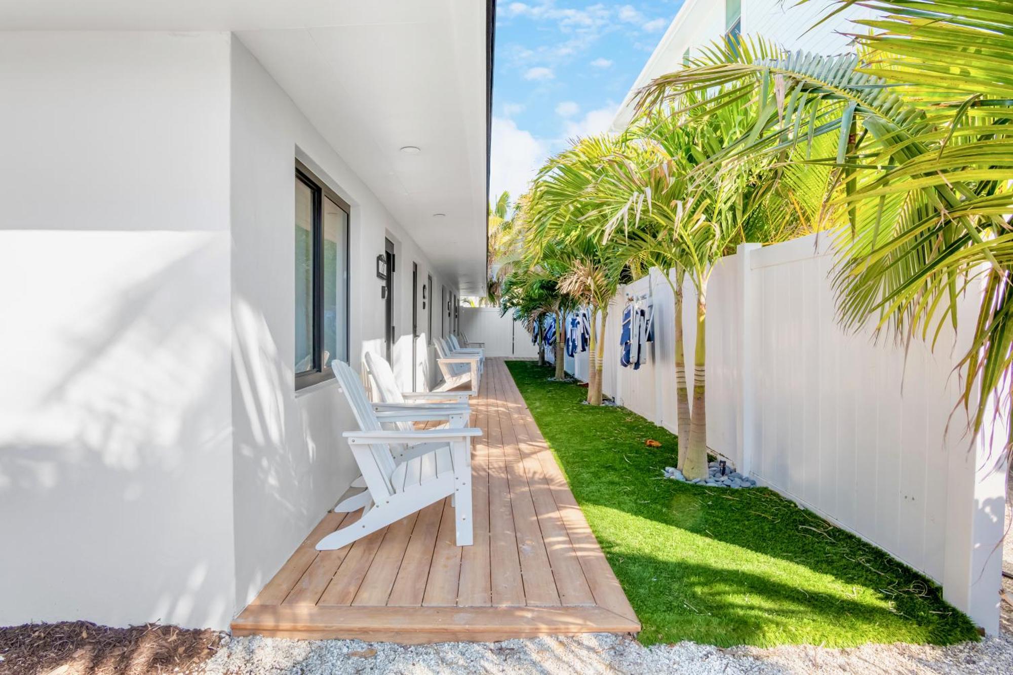 Captain'S Quarters At Anna Maria Island Inn เบรเดนทันบีช ภายนอก รูปภาพ